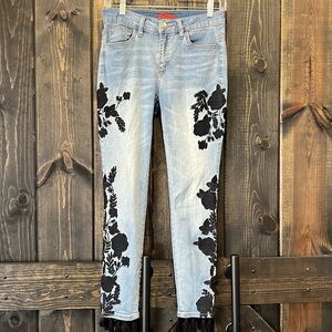 Chelsea & Violet Ankle Jeans 27 Floral Embroidered Appliqué Tassels Boho Fringe